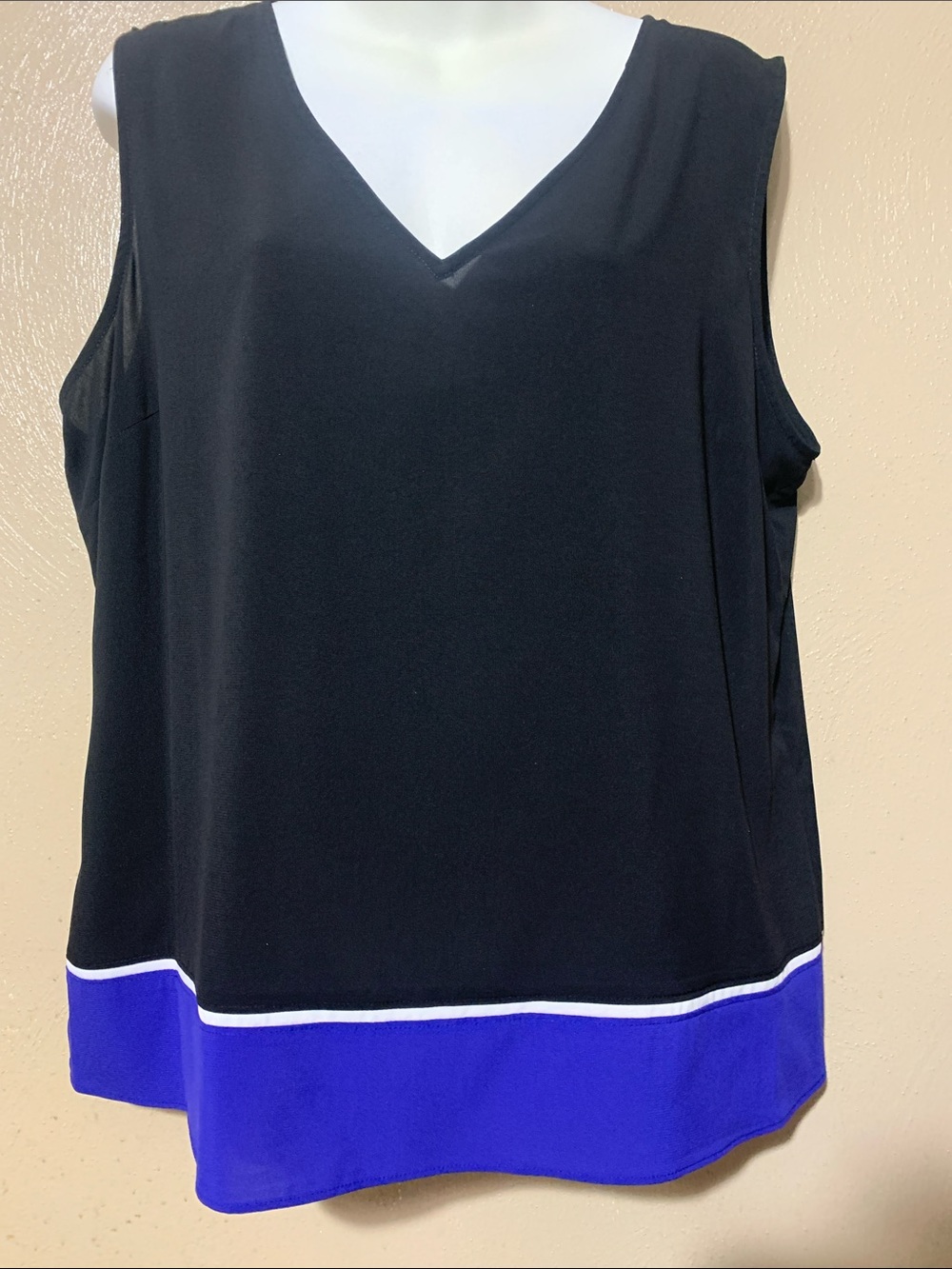 Calvin Klein size XL Black V-Neck Sleeveless Tank with Royal Blue Hem NWT